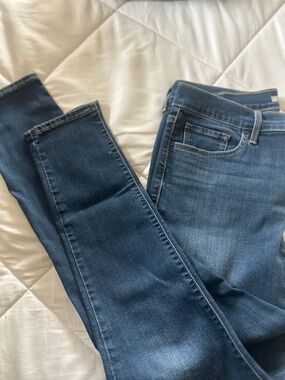 Levi's Women's Medium Blue Skinny Jeans